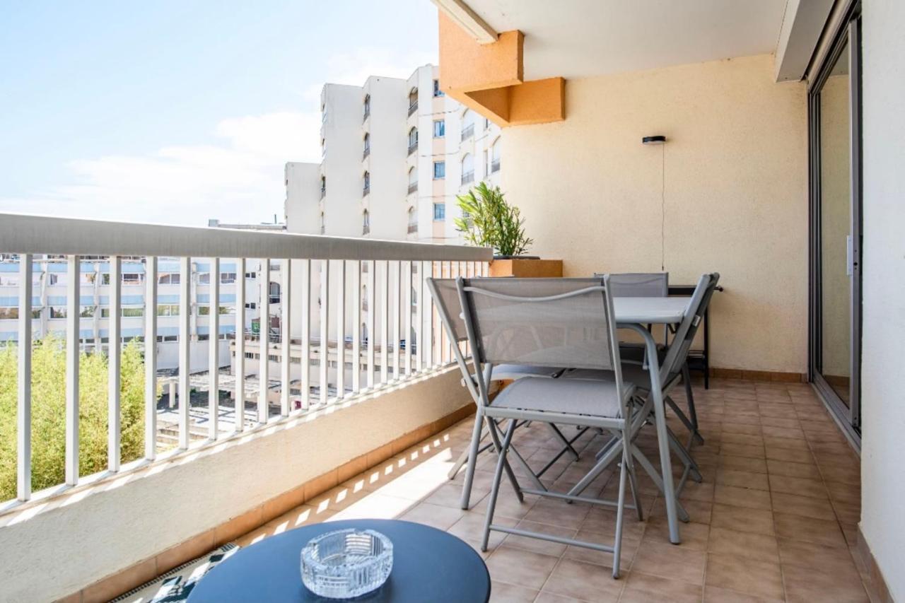 Superb Apartment Near The Port And The Sea มอกิโอ ภายนอก รูปภาพ